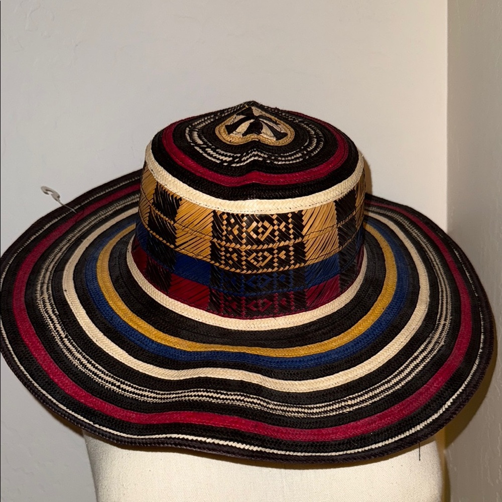 Colombian Sombrero Vueltiao Made by Colombian Artisans Uni-Sex Hat. Vibrant